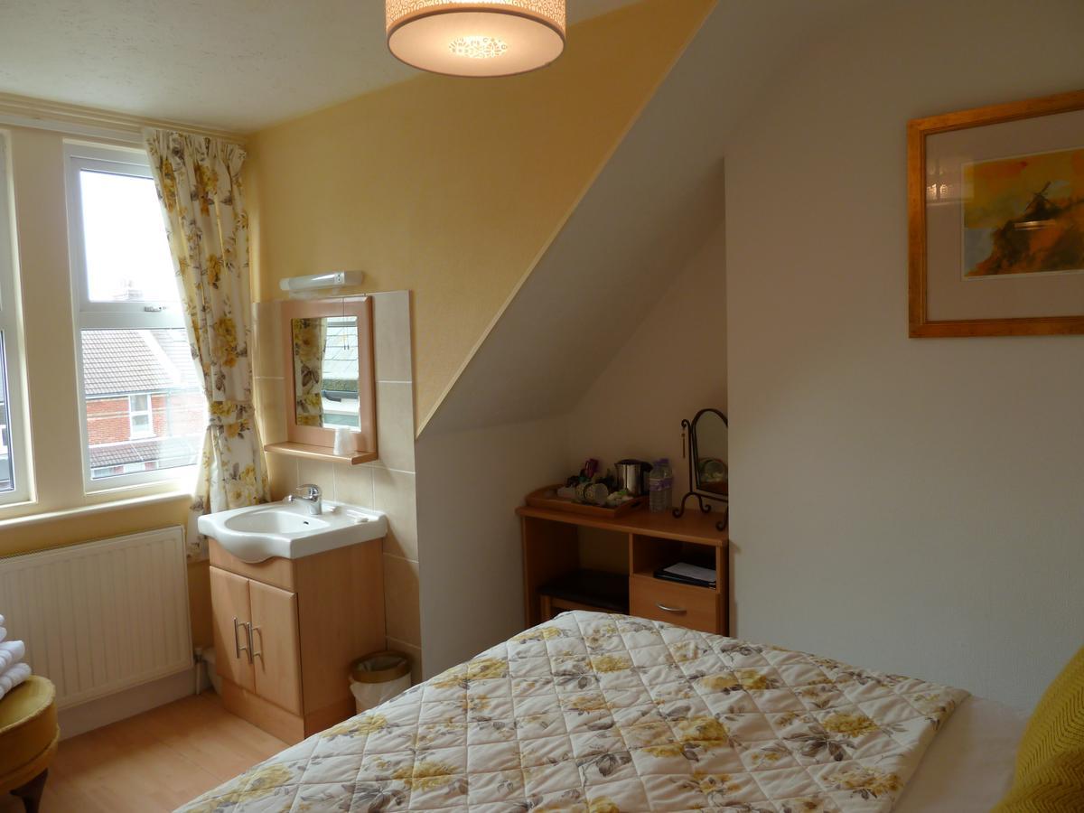 Number Ninety One Bed & Breakfast Eastbourne Exterior photo